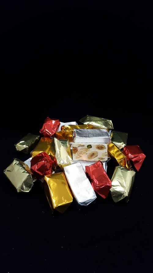 Nougats Assortis nature et enrobés au chocolat – Image 3