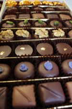 Ecrin velours mini Cœur avec bonbon – Image 3