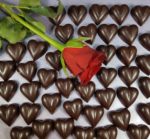 Bonbonnière Cœur en chocolat noir avec pralinés cœur – Image 2