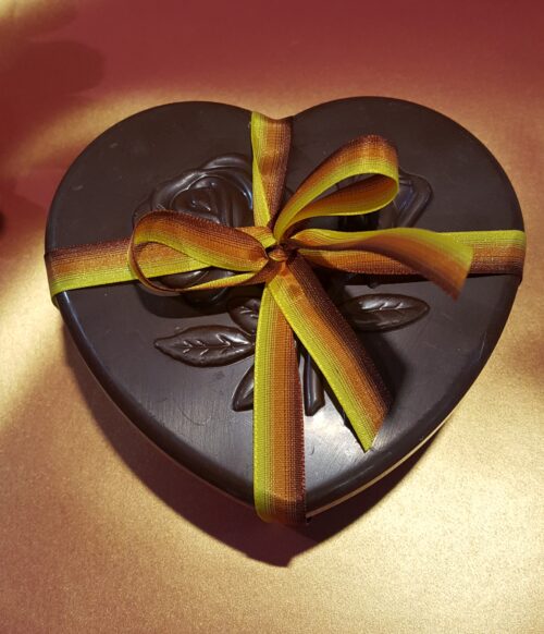 Bonbonnière Cœur en chocolat noir avec pralinés cœur – Image 5