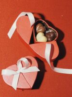 Ecrin mini Cœur éventail avec pralinés cœurs – Image 3