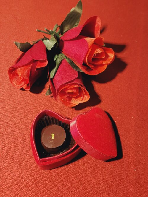 Ecrin velours mini Cœur avec bonbon – Image 1